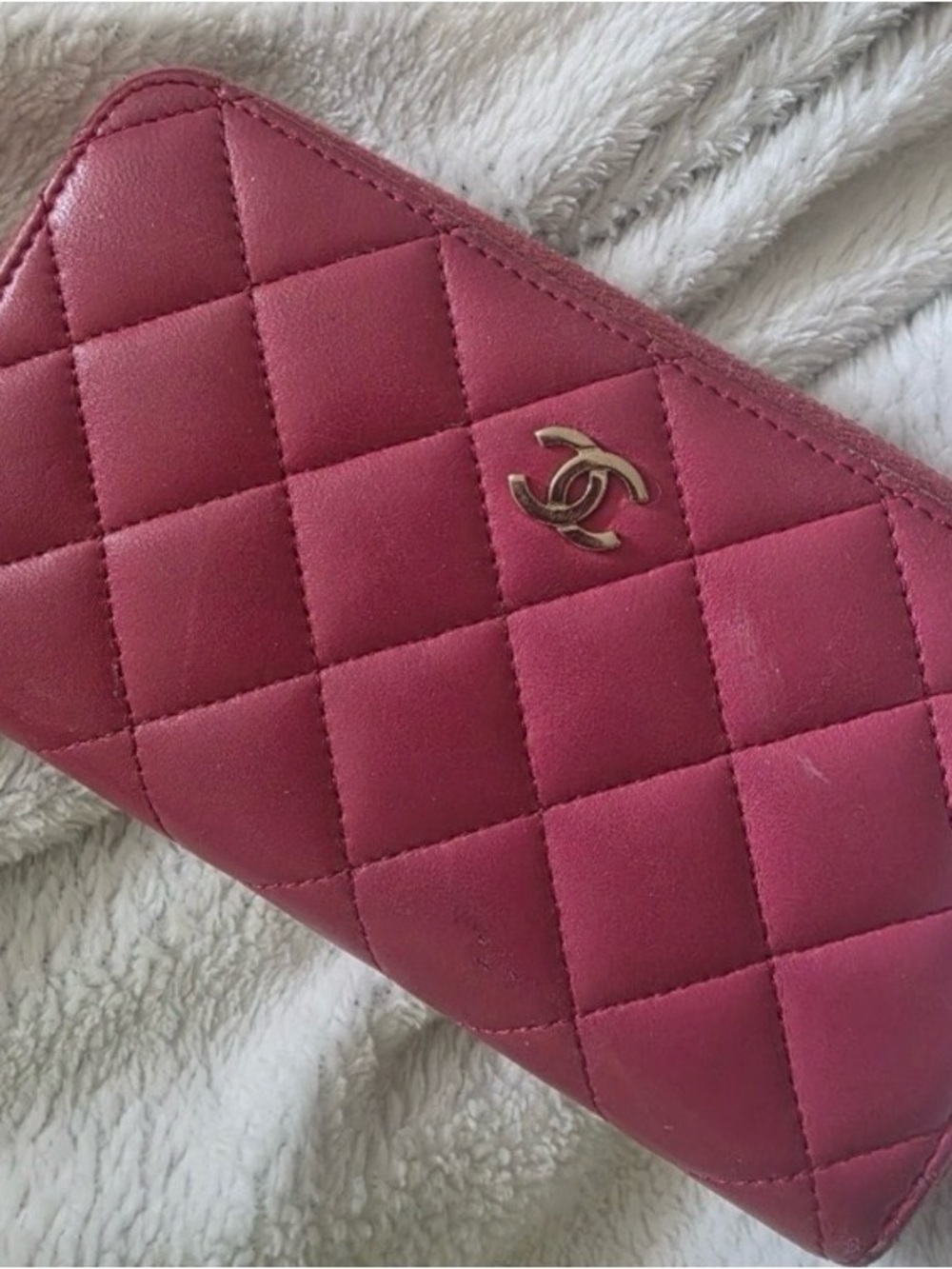 CHANEL Quilted Clutch in Rose Pink with Gold CC stunning piece very soft pink